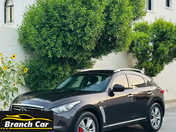 Infiniti QX70 Year 20155 seater suv full option leather seats.