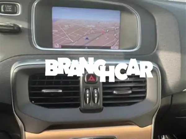 فرصة لا تفوت: فولفو XC60 ديزل 2013 | المالك الأول | صيانة دقيقة | بسعر 85,000