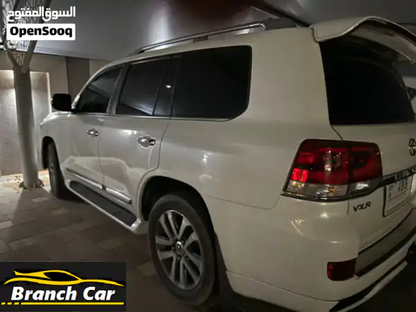 لاند كروزر في اكس ار الماكينة الكبيرة كامل مواصفات بدون حوادث صبغ وكالة ⁦Land⁩ ⁦Cruiser⁩ ⁦2016⁩ ⁦VXR