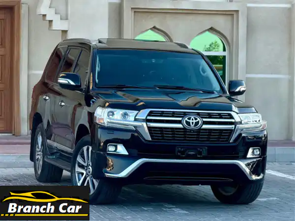 فرصة نادرة! تويوتا لاندكروزر VXR V8 2017 خليجي فل كامل...