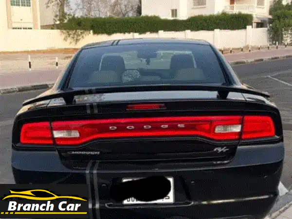 دودج تشارجر نظيفة جدا للبيع. ماشية 270 ألف. المطلوب 16,000.