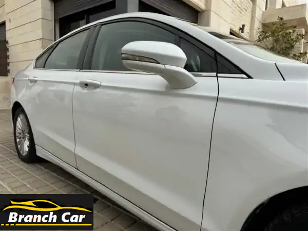فورد فيوجن لون ابيض ⁦2013⁩ بحالة جيدة للبيع