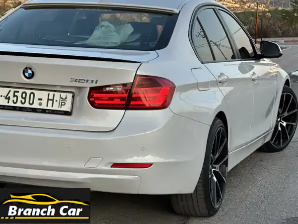 BMW 320i 2015/2016 الفئة الثالثة - أبيض عاجي فاخر (رام الله) - متعة قيادة لا تضاهى!