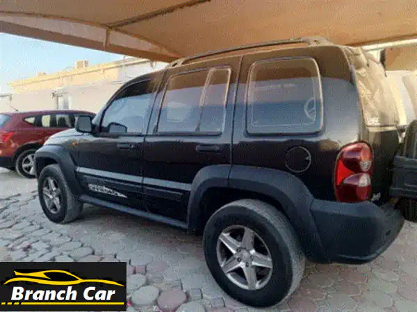 جيب شيروكي ليبرتي للبيع: صبغ أصلي، مسرفسة بالكامل،...