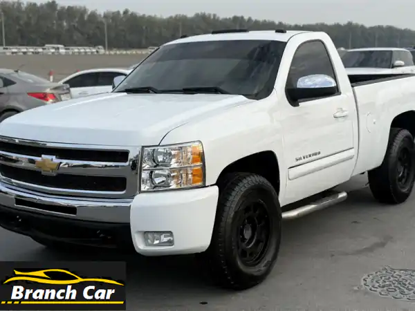 قوة لا تضاهى: شيفروليه سلفرادو 2013 LT Z71 باب واحد...