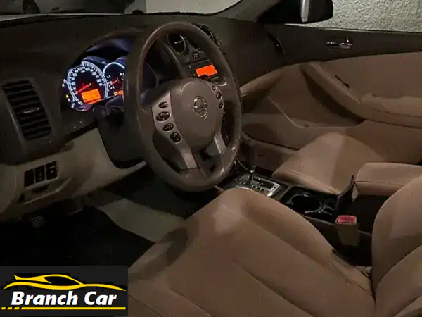 Nissan Altima 2012 Clean family car