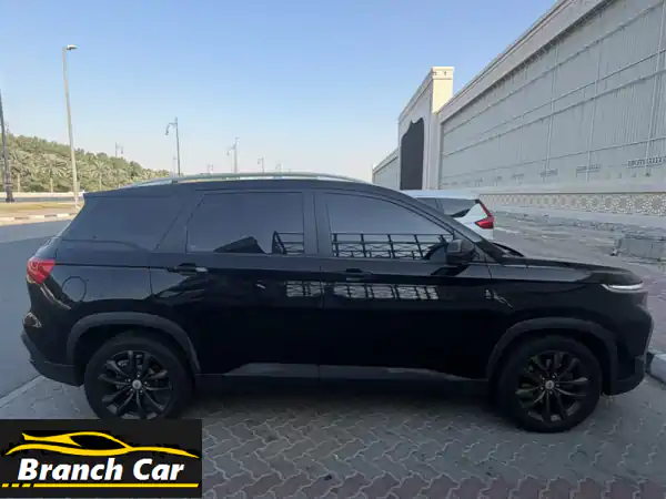 للبيع في دبي: شيفروليه كابتيفا 2022 | SUV سوداء بحالة ممتازة - 50,000 كم