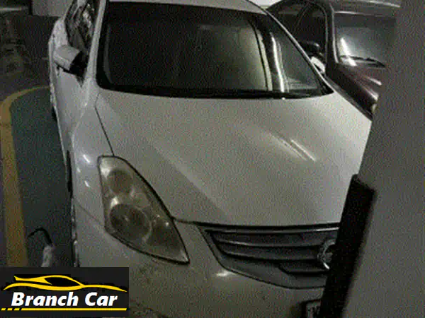 سيارة نيسان ألتيما، مالكان، حالة ممتازة.