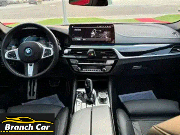 BMW 530e هايبرد 2022: امتلك الفخامة والكفاءة! 6000 كم...