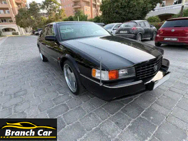 كاديلاك sts ديفيل 1996  ممشى أصلي 20415 كم  وارد اليابان  مؤهلة للتسجيل كلاسيك. بحالة استثنائية،